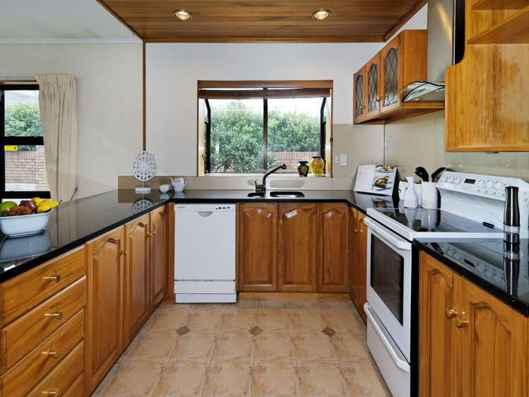 6 Central Park Drive Te Atatu South_10