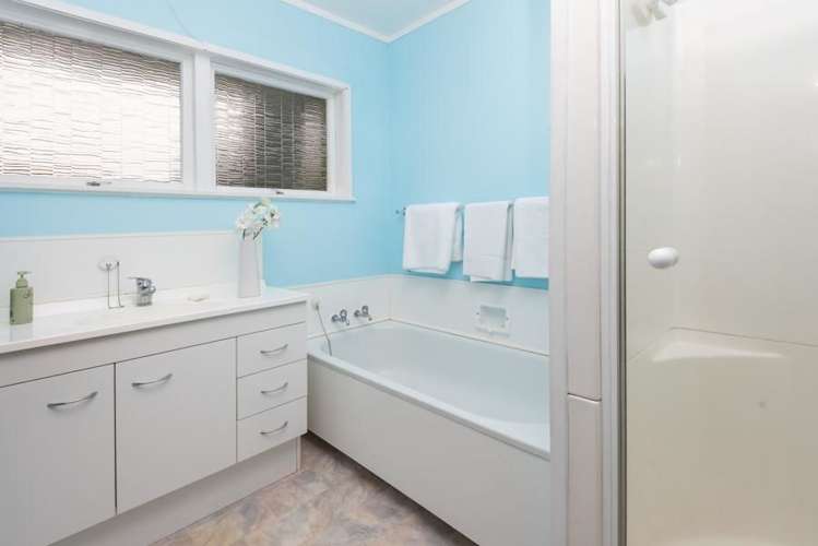 26 Mcmillan Place Mellons Bay_10