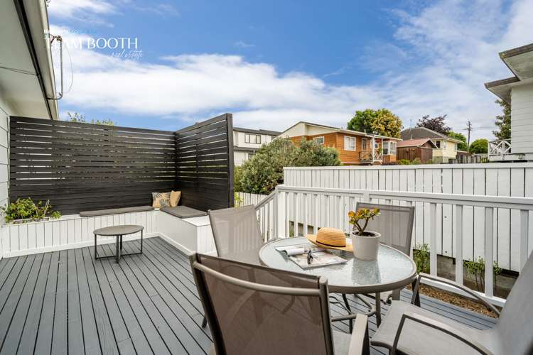 2/3A Kirrie Avenue Te Atatu South_14