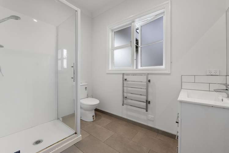 54 Waiwaka Terrace Strandon_11
