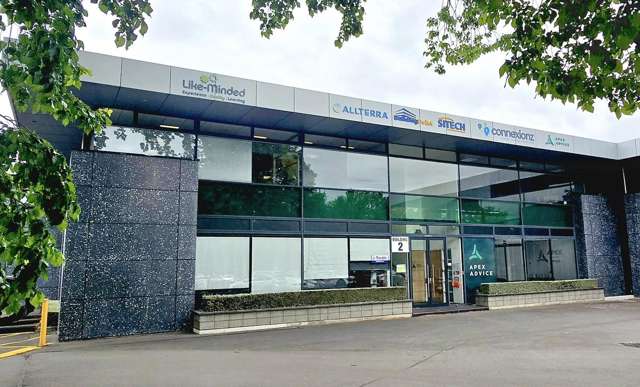 2/1 Show Place Addington_1