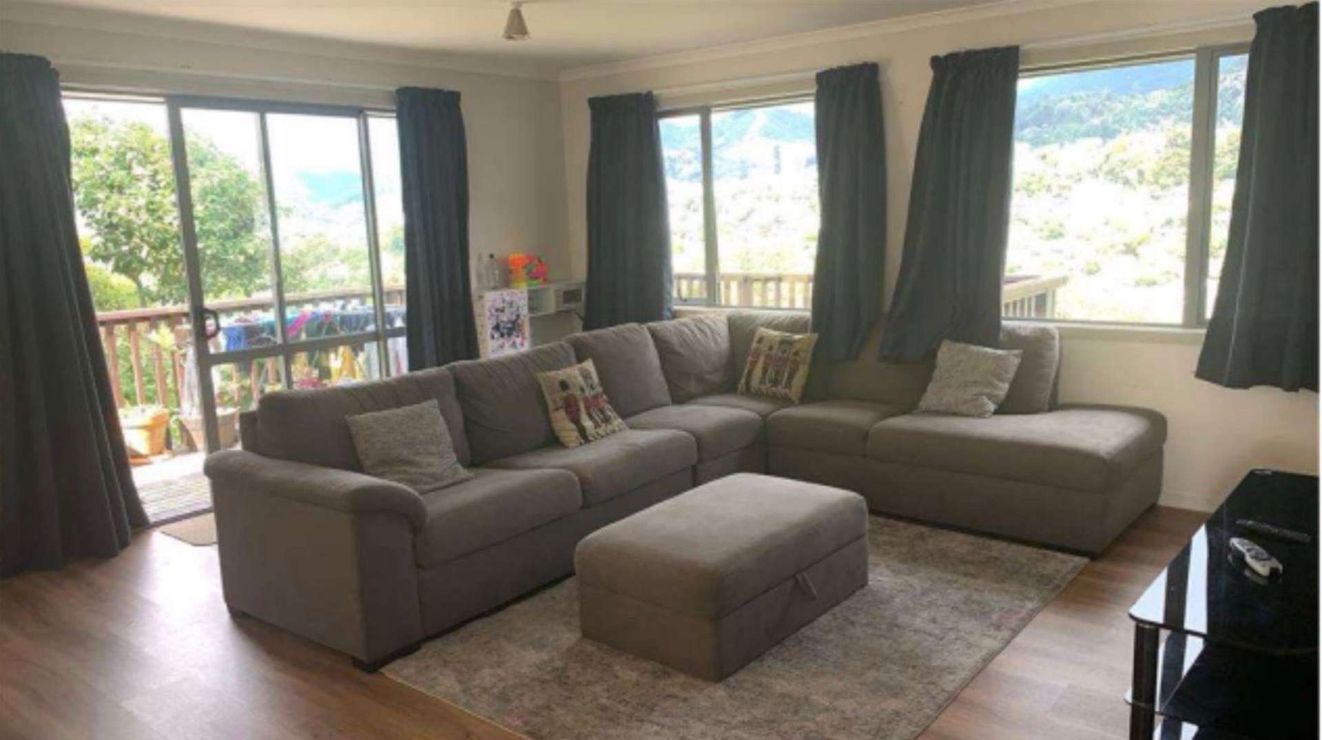 5 Carleton Place Toi Toi_0