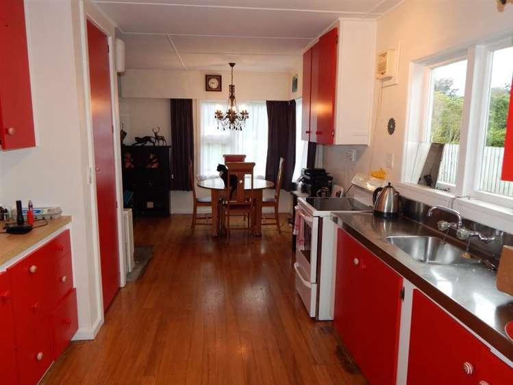 169 Stafford Street Hokitika_2