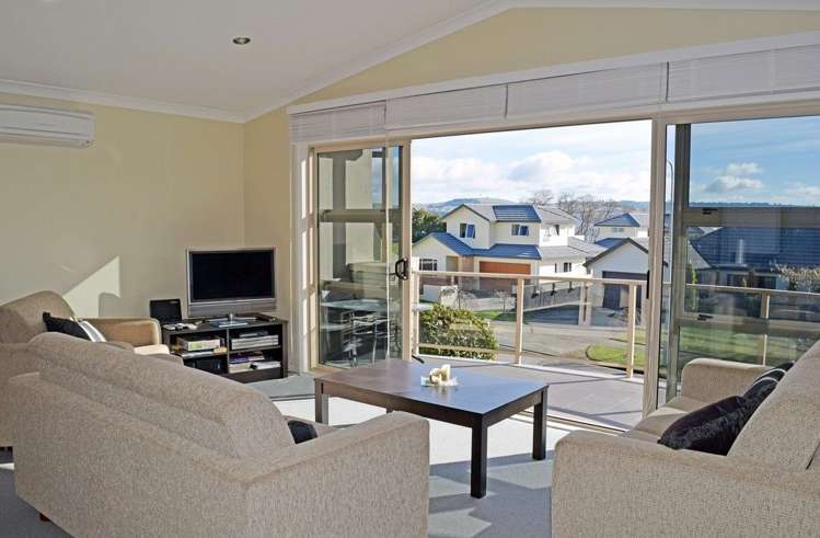 2/15 Tremaine Avenue Taupo_5
