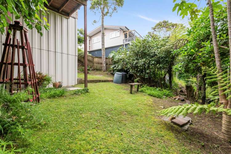 77 Shetland Street Glen Eden_24