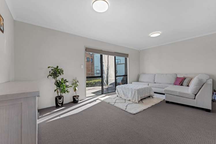 207/172 McLeod Road Te Atatu South_4