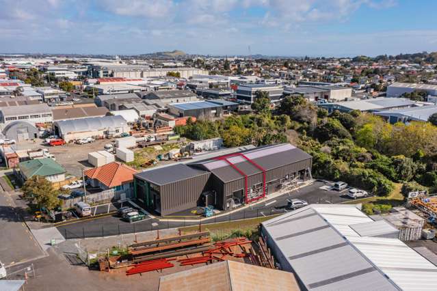 High-Spec 127sqm Unit - Central Penrose