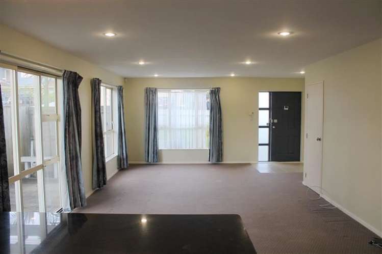 6 Lincoln Garden Close Henderson_4