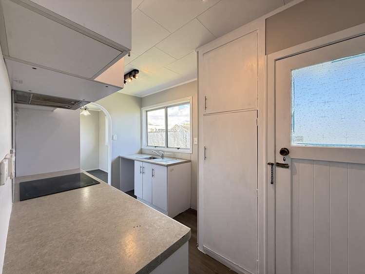 27 Blake Street Waitara_6