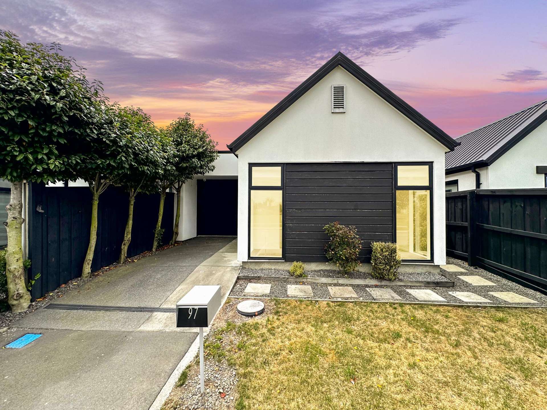 97 Faringdon Boulevard Rolleston_0