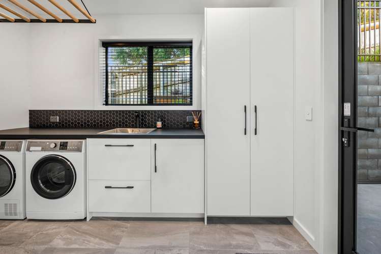 21 Coprosma Crescent Waipahihi_22