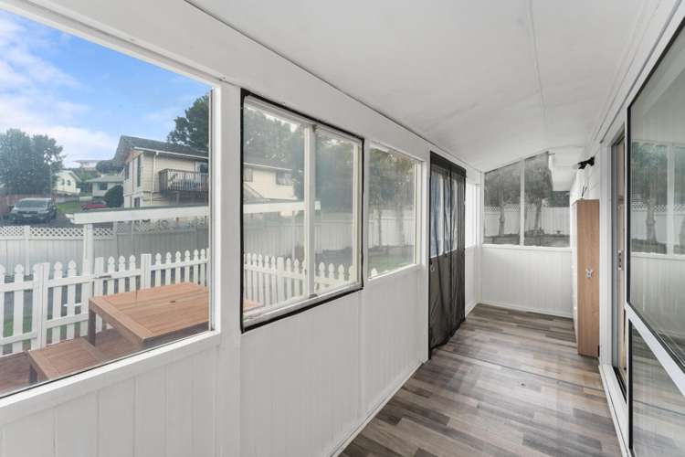 33A Lilburn Crescent Massey_12