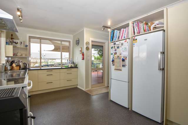 240 High Street North Carterton_4