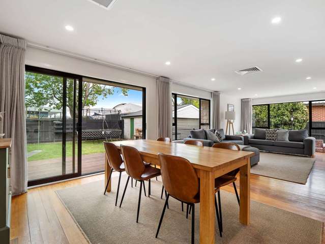 53 Woodbury Street Russley_4