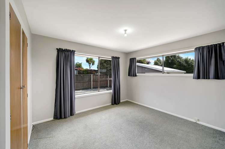 14 Davidson Crescent Hornby_9