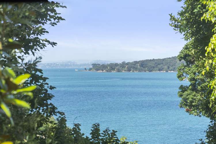 24 Esslin Road Surfdale_19