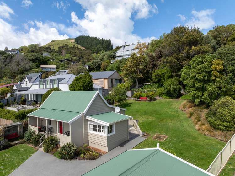 257 Beach Road Akaroa_24