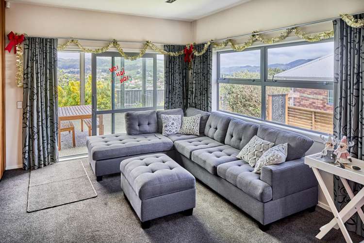 25 Paparoa Crescent Aotea_7