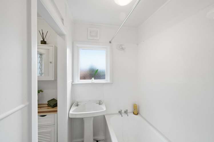 12 Hawkhurst Road Lyttelton_14