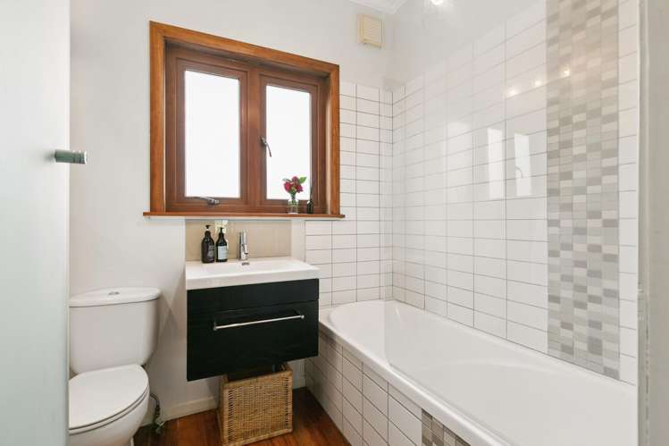 538 Broadway Strathmore Park_13