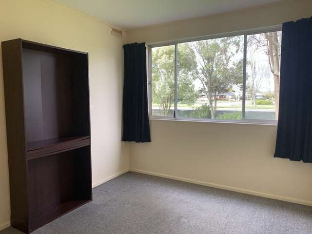 2/196 Kimbolton Road Feilding_4