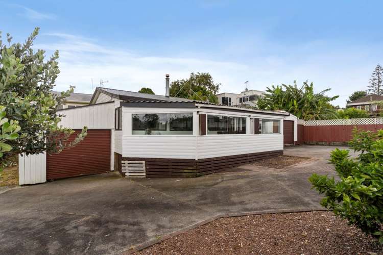 2/1 Scotts Road Manurewa_8