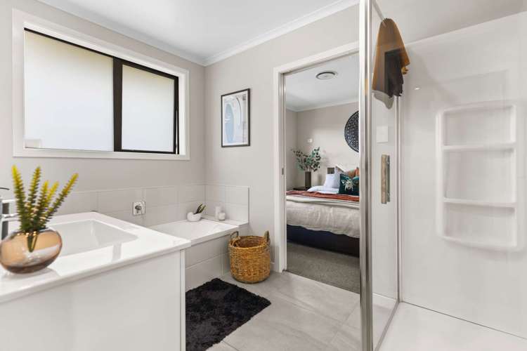 57 Benmore Crescent Pyes Pa_16