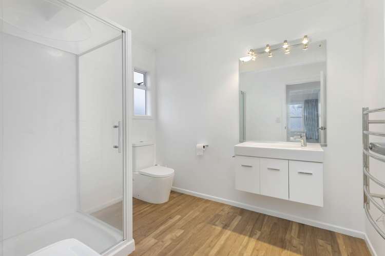 103 Cook Street Hamilton East_24