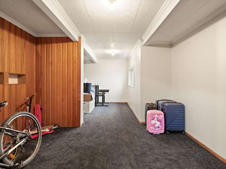 36 Easther Crescent Kew_14