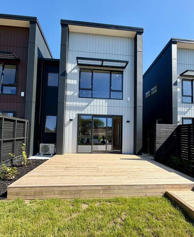 Brand New 4 Bedroom Townhouse in Milldale!