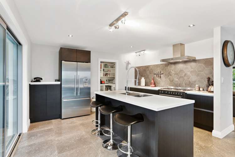 1225 East Coast Road Redvale_15