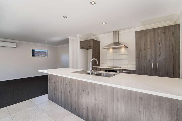 81 Maylee Crescent Gulf Harbour_11