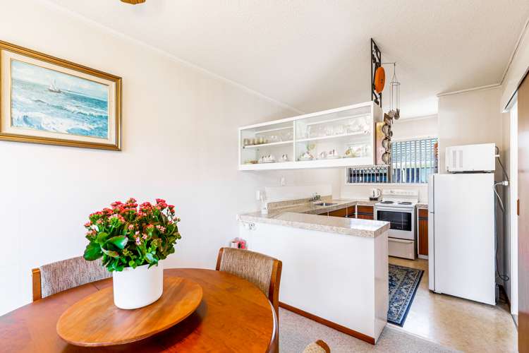 2/33 Swanson Road Henderson_3