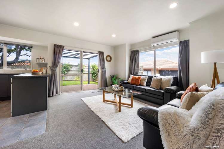 10/520 Don Buck Road Massey_1