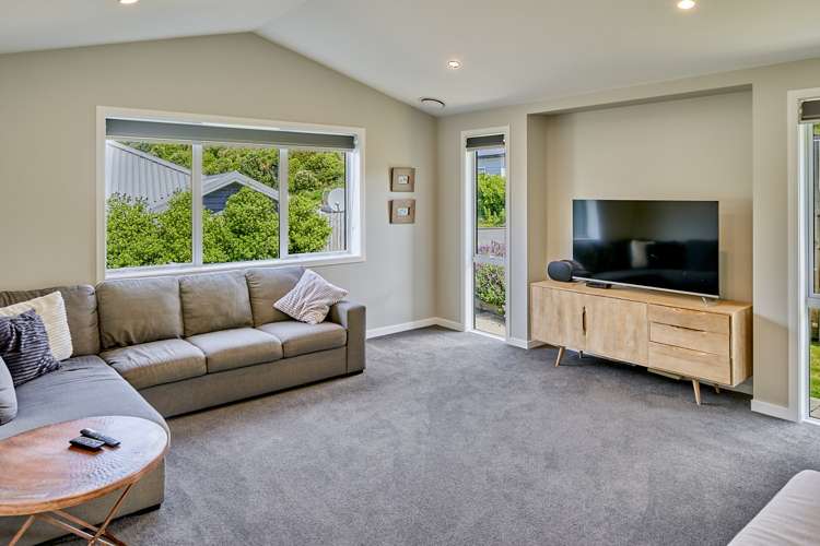8 Prestbury Grove Churton Park_10