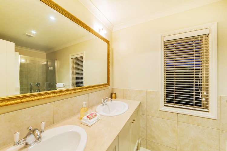 17 Kenley Heights Flat Bush_19