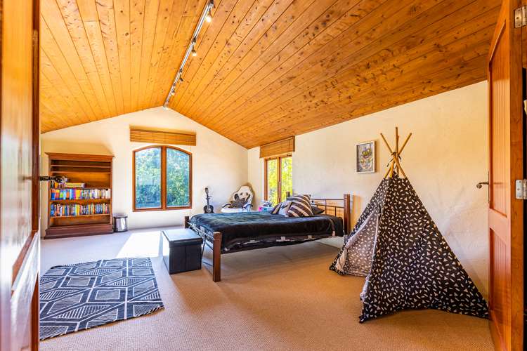 17 Trolove Place Stoke_13