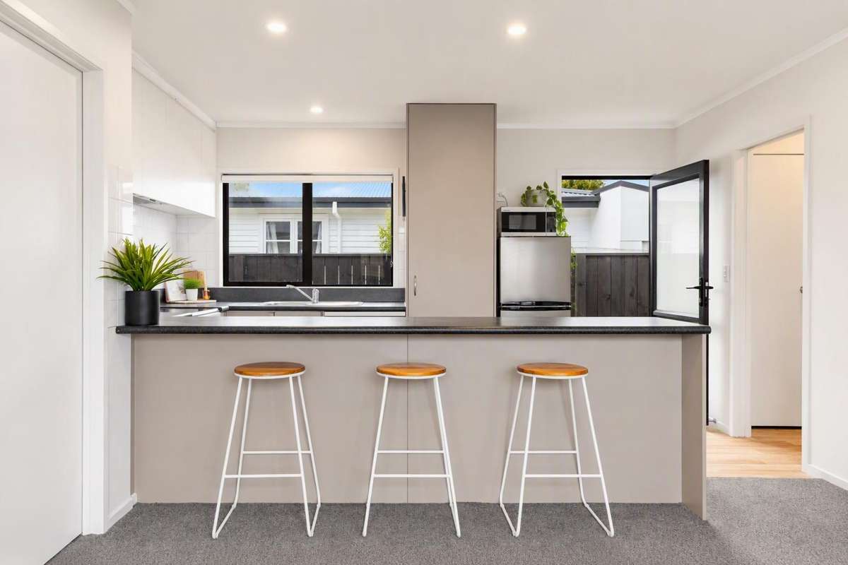 4a Somme Crescent_3