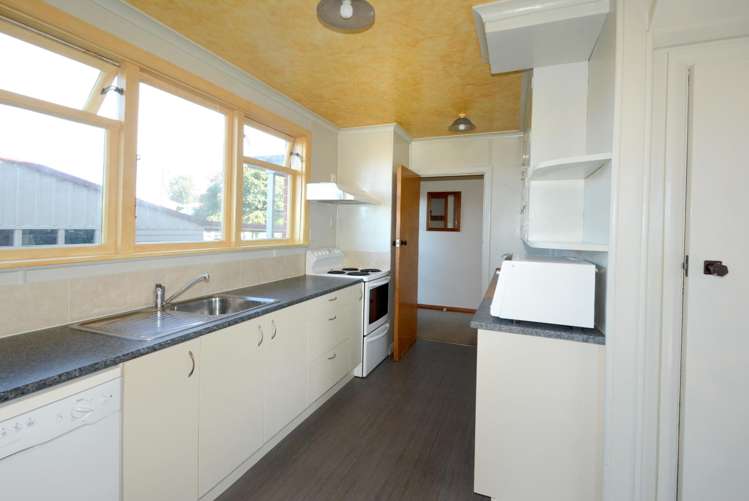20 Barton Street Brockville_4