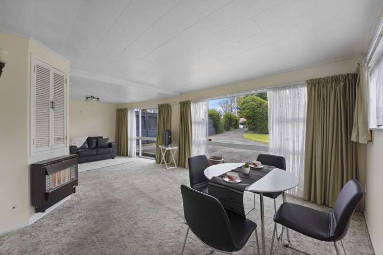 21 Hall Grove Ebdentown_18