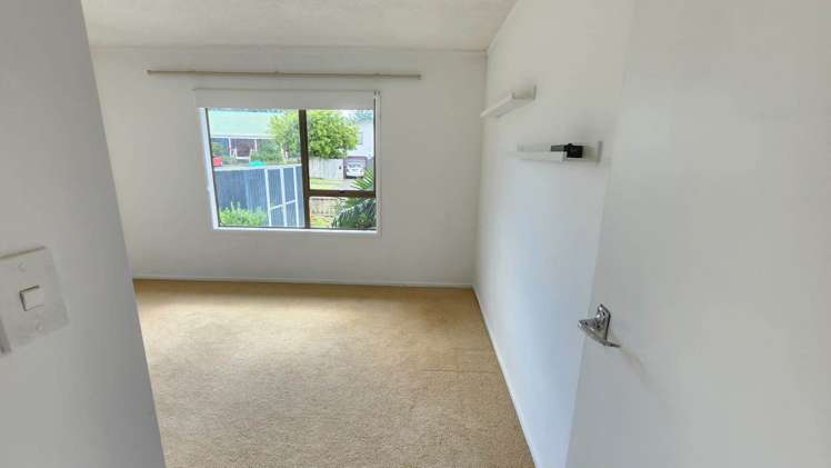 27 Seaward Place Wattle Downs_10