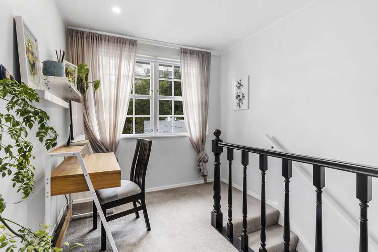 5a Ridd Crescent Karori_9