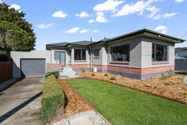 Spacious Family Home with Stunning Views