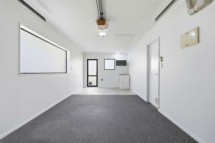 2/11 Roanoke Way Albany_21