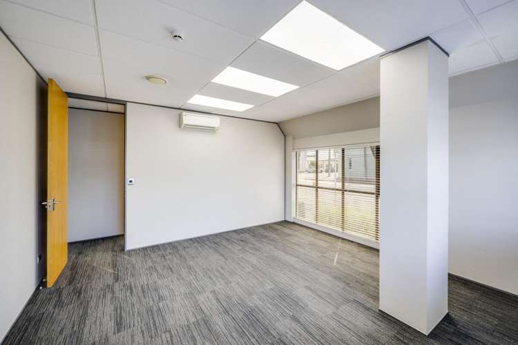 301-303 Queen Street East Hastings Central_6