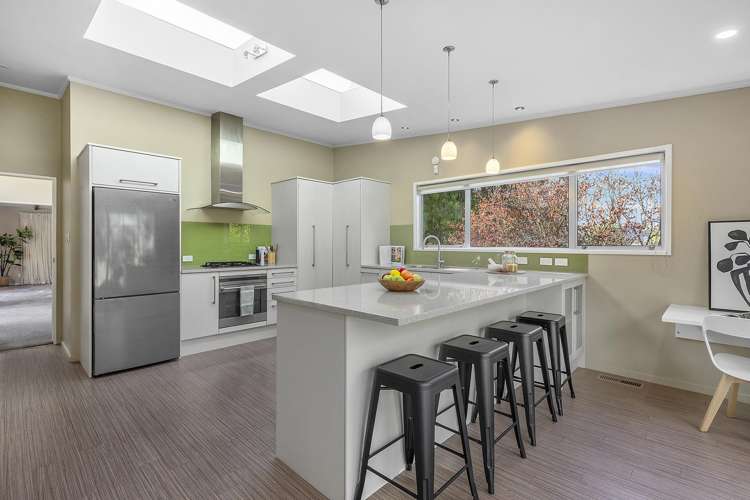 100 Larsen Crescent Tawa_18