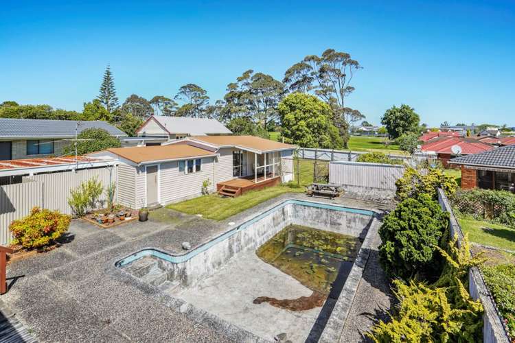 235 Edmonton Road Te Atatu South_13
