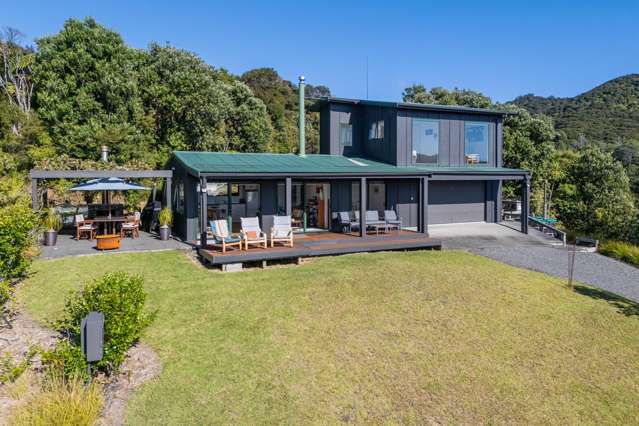 BUSH, PRIVACY & STUNNING SEA VIEWS