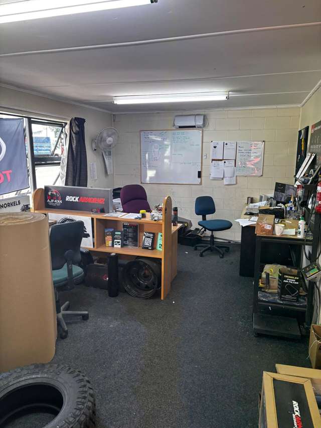 64 View Road Mangakakahi_4