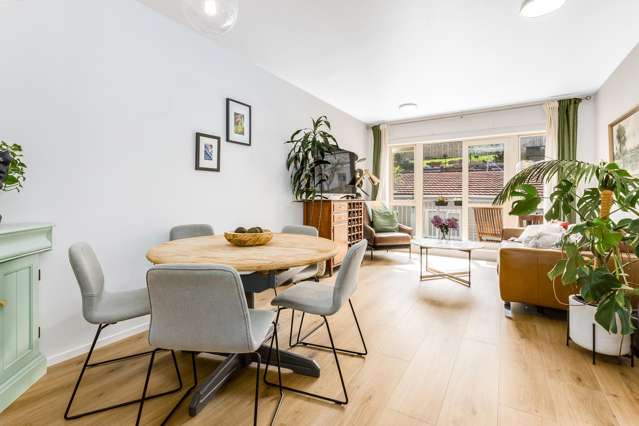 SUPER STYLISH - EASY LIVING IN BERHAMPORE